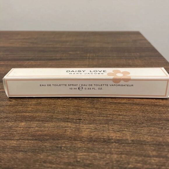 Marc Jacobs Daisy Love Eau de Toilette Travel Spray 10ml - New - Picture 9 of 17